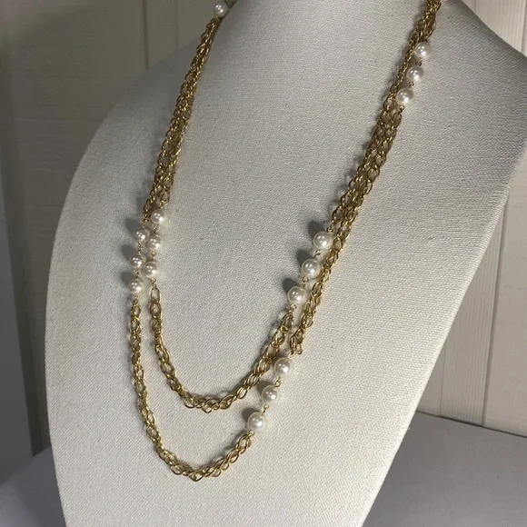 Long Goldtone chain station pearl bead necklace - Picture 4 of 8